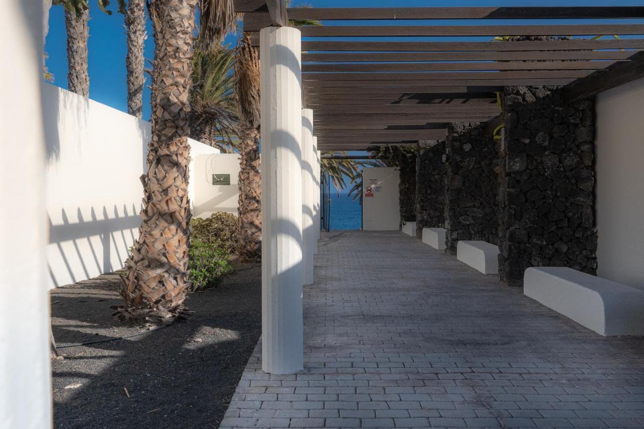 Beautiful Studio On The Seafront Costa Teguise Exterior photo