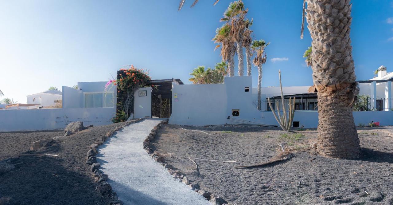 Beautiful Studio On The Seafront Costa Teguise Exterior photo